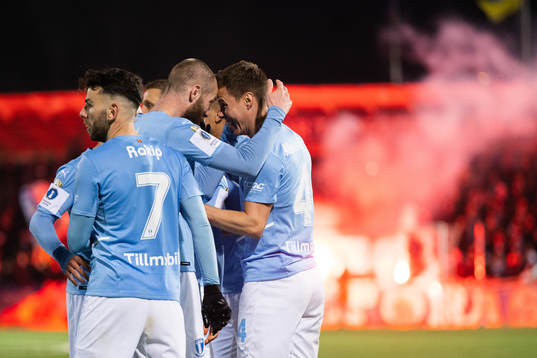 Malmö FFs Jo Inge Berget och Niklas Moisander jublar