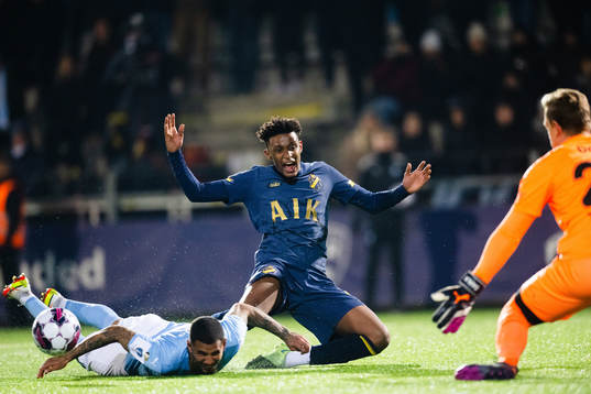 s Amar Abdirahman Ahmed och Malmö FFs Sergio Pena