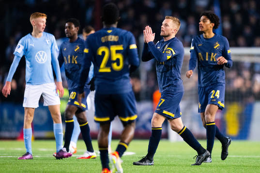 s Sebastian Larsson