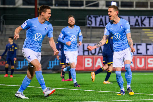 Malmö FFs Niklas Moisander jublar med Sören Rieks