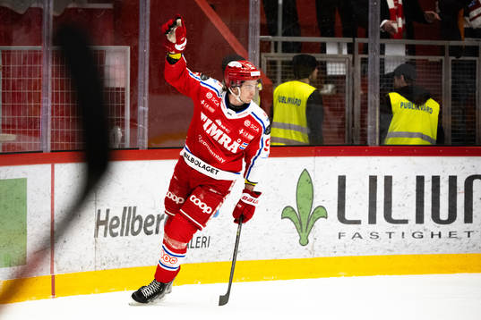 Timrås Viktor Lodin jublar