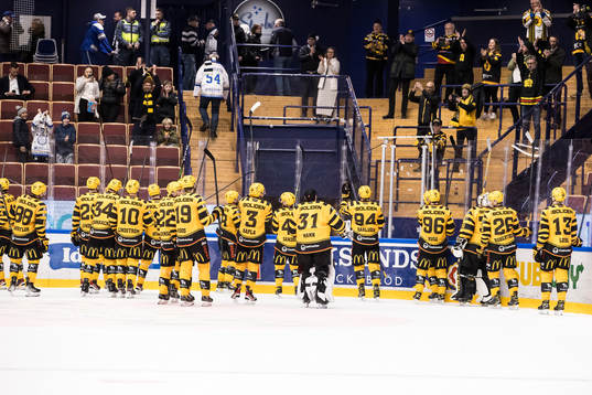 Skellefteås spelarna jublar