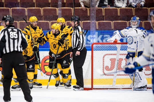 Skellefteås spelarna jublar