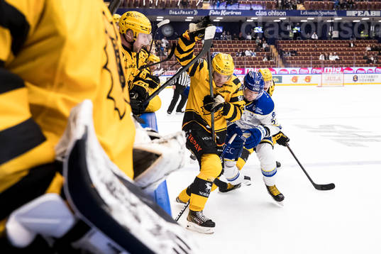 Skellefteås Petter Granbergoch Leksands Mikael Ruohomaa