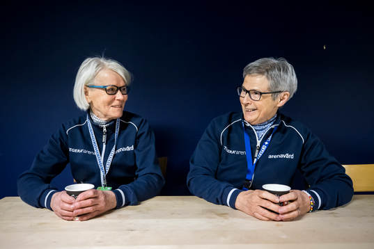 Ulla Hallin och Annika Lyck på Press fiket i Tegera Arena