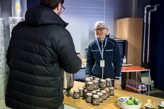 Ulla Hallin på Press fiket i Tegera Arena