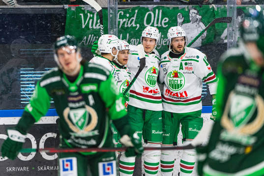 Rögles spelare jublar