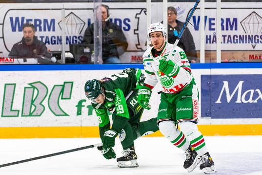 Färjestads Lucas Forsell och Rögles Ryan McKiernan