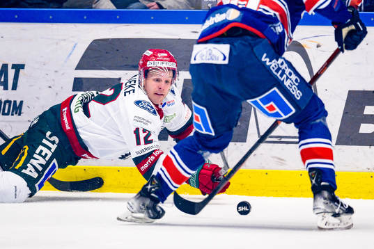 Frölundas Max Friberg faller