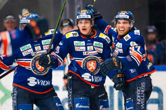 Växjös Pontus Holmberg och Glenn Gustafsson jublar