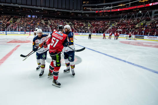 Malmö Redhawks Emil Sylvegård och Djurgårdens Dick