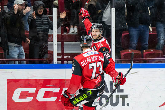Malmö Redhawks Carl Söderberg jublar