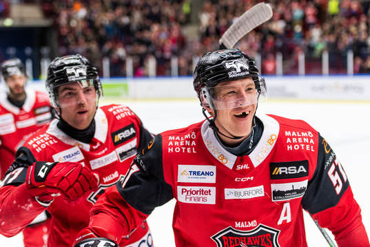 Malmö Redhawks Emil Sylvegård jublar