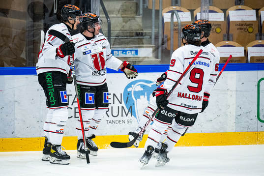 Örebros Daniel Audette jublar