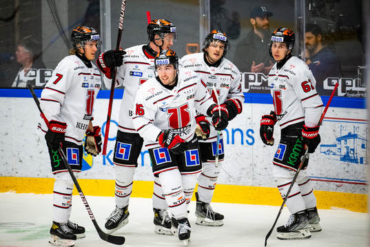 Örebros Daniel Audette jublar