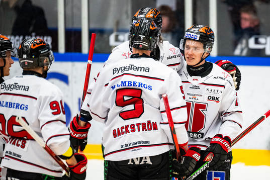 Örebros Linus Öberg jublar