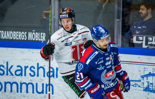 Örebros Linus Öberg jublar