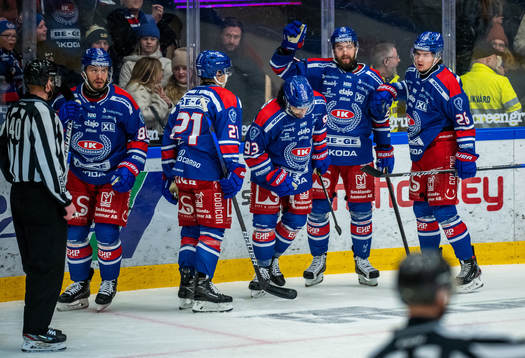 Oskarshamns Cameron Brace jublar med lagkamrater