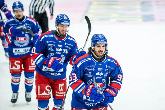 Oskarshamns Cameron Brace jublar