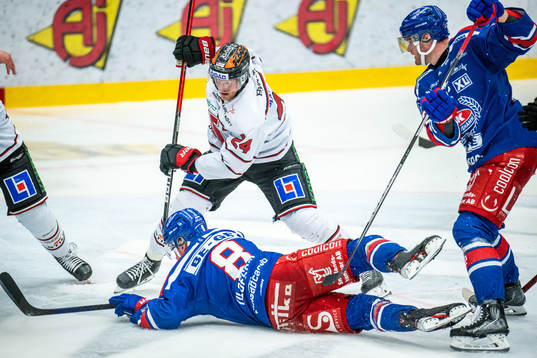 Oskarshamns Fredrik Olofsson och Örebros Jani Lajunen