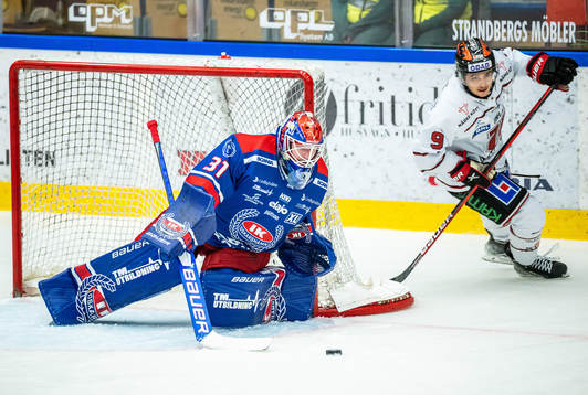 Oskarshamns målvakt Tim Juel och Örebros Nicholas Halloran