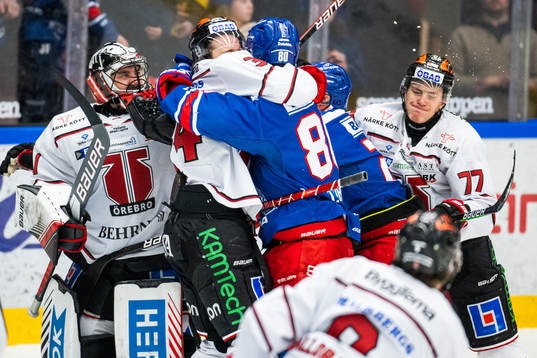 Örebros Libor Sulak och Oskarshamns Tomas Zohorna i bråk
