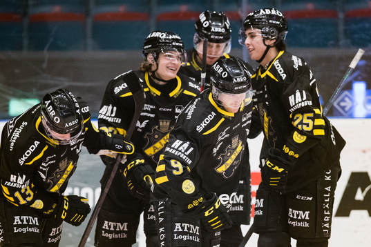 s Nicklas Heinerö jublar