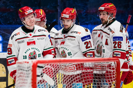 Modos Erik Karlsson jublar