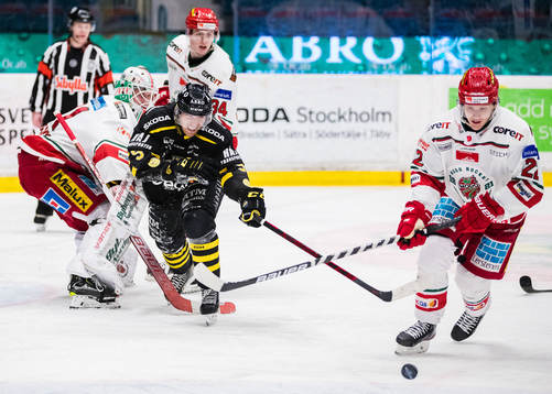 Modos målvakt Tex Williamsson och Daniel Mannberg stoppar