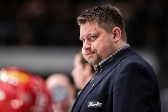 Modos tränare Mattias Karlin