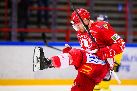 Troja/Ljungbys Carl-Johan Sjögren jublar