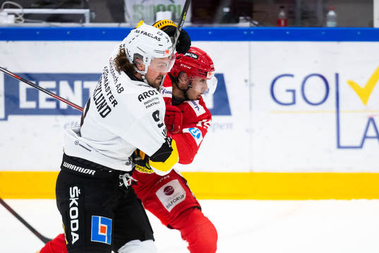 Västerås Mikael Frycklund och Almtunas Marcus Karlström