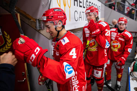 Almtunas David Karlström jublar