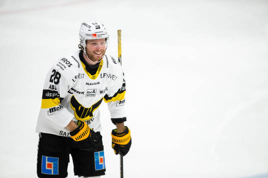 Västerås Lukas Zetterberg jublar