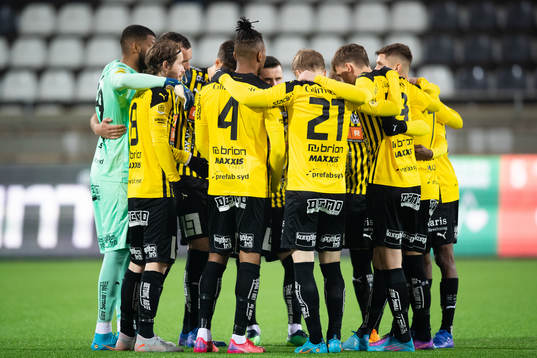 Häcken samlade innan fotbollsmatchen i träningsmatchen