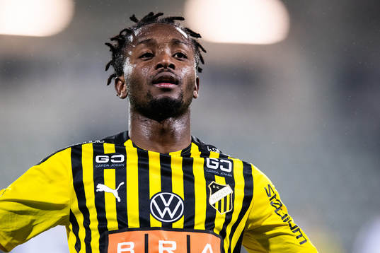 Häckens Ibrahim Sadiq jublar