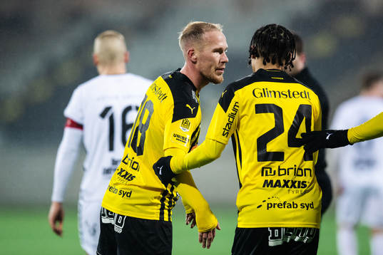 Häckens Mikkel Rygaard Jensen och Momodou Lamin Sonko