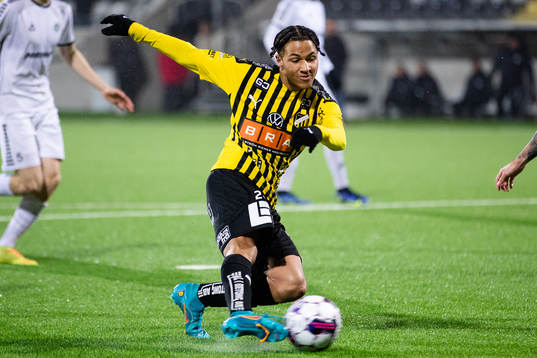 Häckens Momodou Lamin Sonko  skjuter 3-3