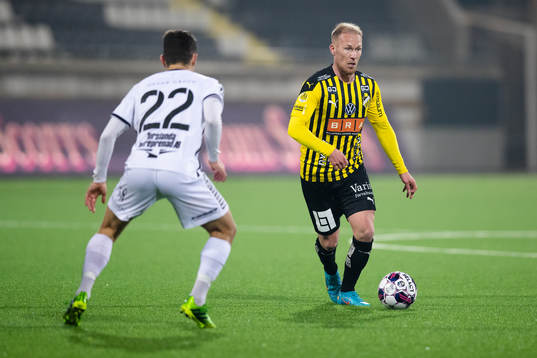 Utsiktens Predrag Randelovic mot Häckens Mikkel Rygaard