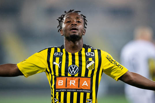 Häckens Ibrahim Sadiq jublar