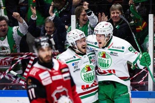 Rögles Dennis Everberg och Adam Tambellini jublar