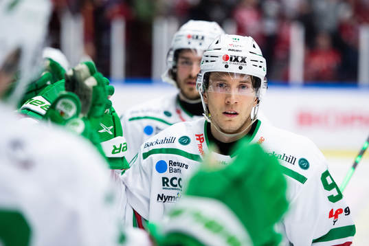 Rögles Adam Tambellini jublar