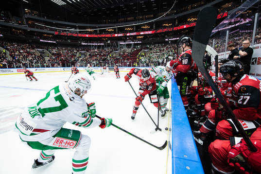 Malmö Redhawks Eric Engstrand och Rögles Linus Sjödin