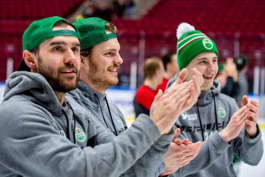 Rögles målvakt Christoffer Rifalk jublar