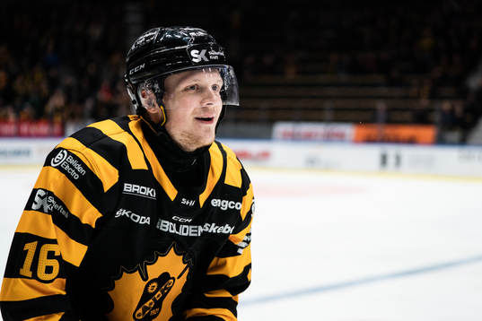 Skellefteås Linus Lindström jublar