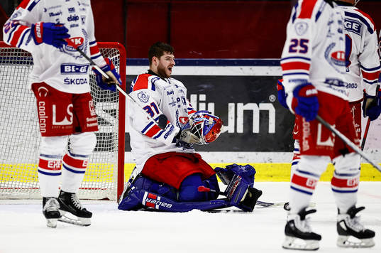 Oskarshamns målvakt Tim Juel deppar