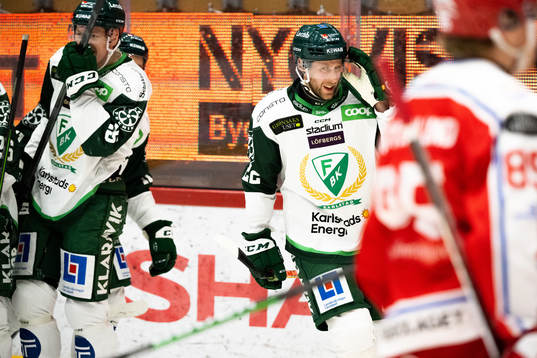 Färjestads Per Åslund jublar