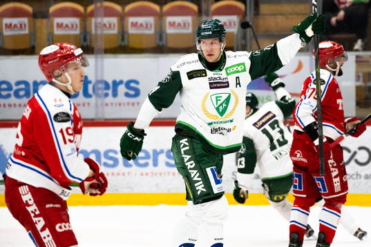 Färjestads Victor Ejdsell jublar