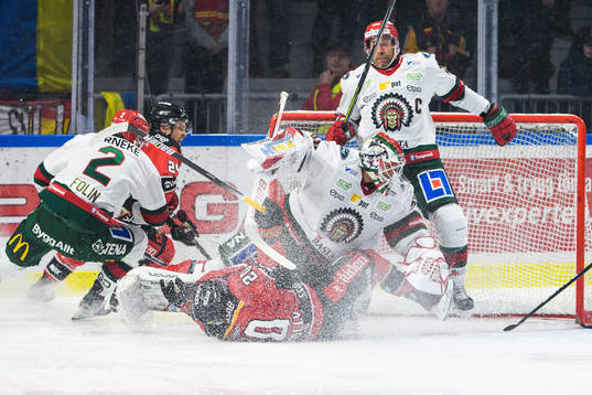 Luleås Jack Connolly, Frölundas målvakt Matthew Tomkins