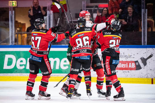 Frölundas Simon Edvinsson och Luleås Brendan Shinnimin